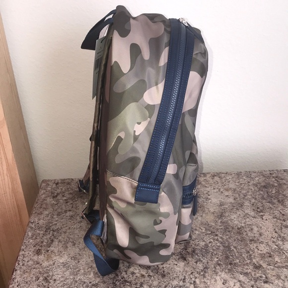 Tommy Hilfiger Camo Backpack - Picture 2 of 8